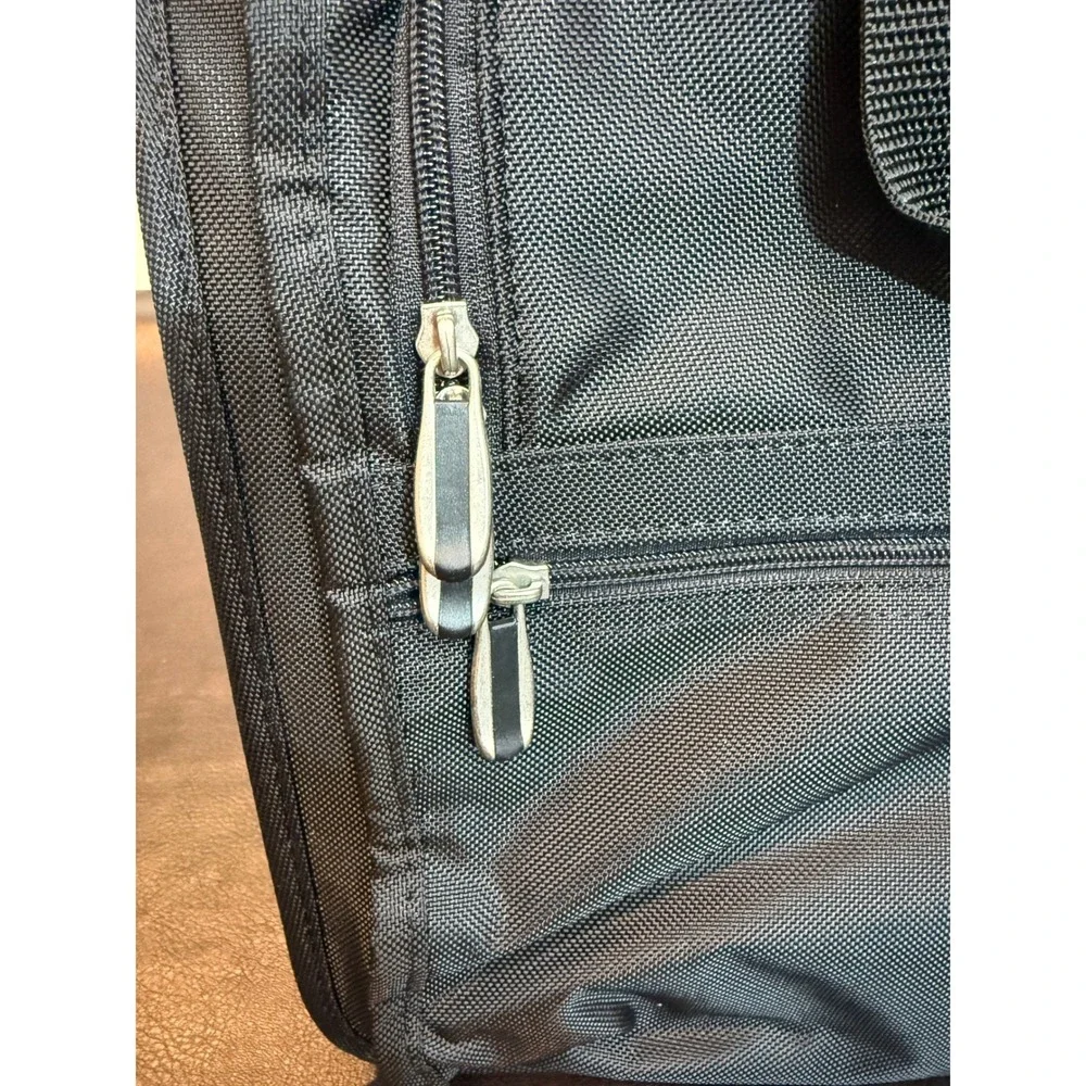 Targus Black Ballistic Nylon Laptop Briefcase Messenger Bag Professional Travel